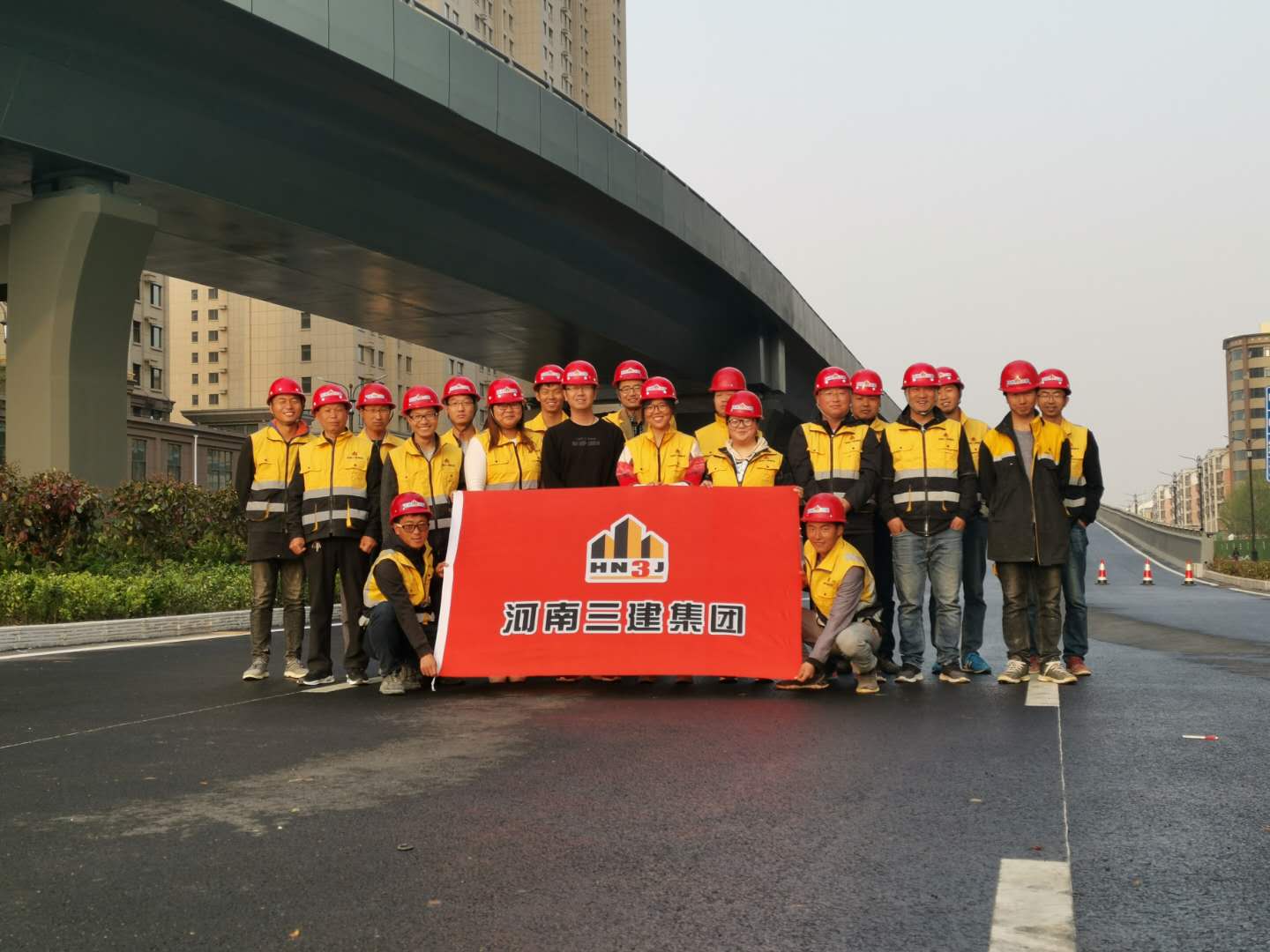 王城大道一期建設(shè)工程第三標(biāo)段花會前試通車任務(wù)圓滿完成！