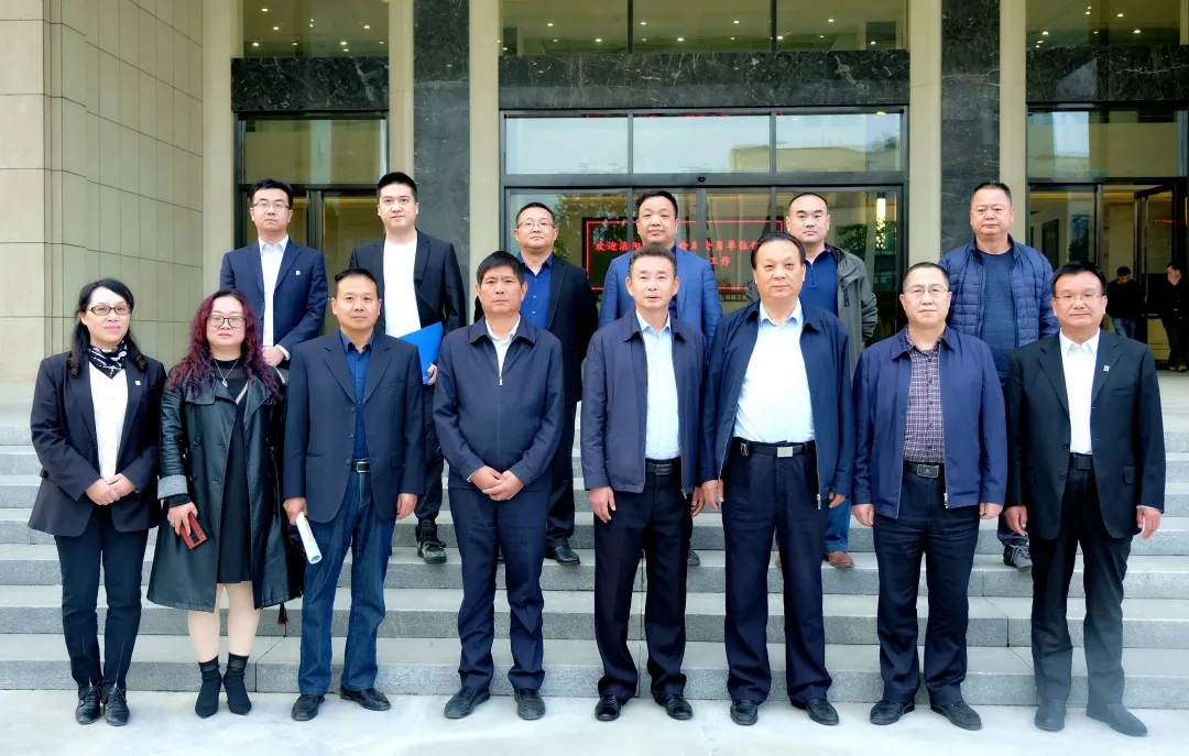 洛陽市市政工程協(xié)會(huì)到集團(tuán)公司調(diào)研指導(dǎo)