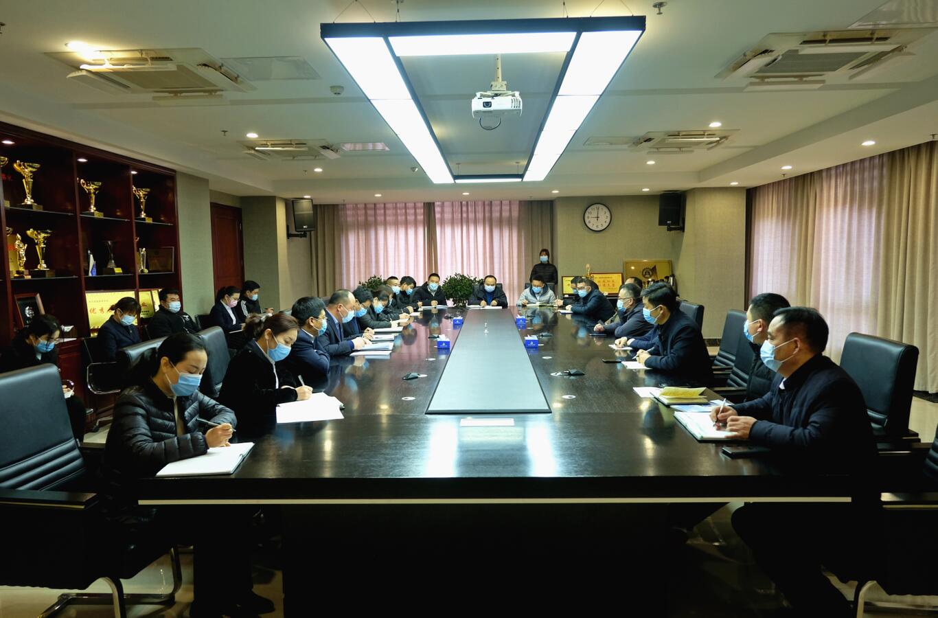 繼續(xù)打好2021年疫情防控攻堅戰(zhàn)，集團公司組織召開疫情防控專題會議